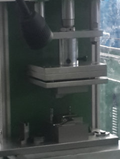 汽車排氣管路成型模具